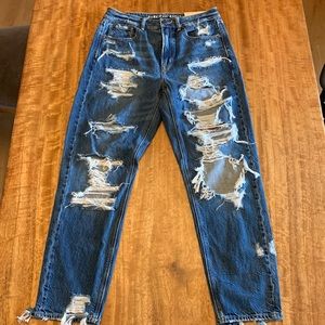 BNWT American Eagle Mom Jean